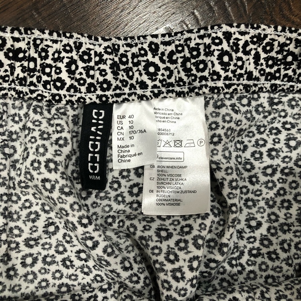 Divided H&M Skirt - Picture 3 of 3